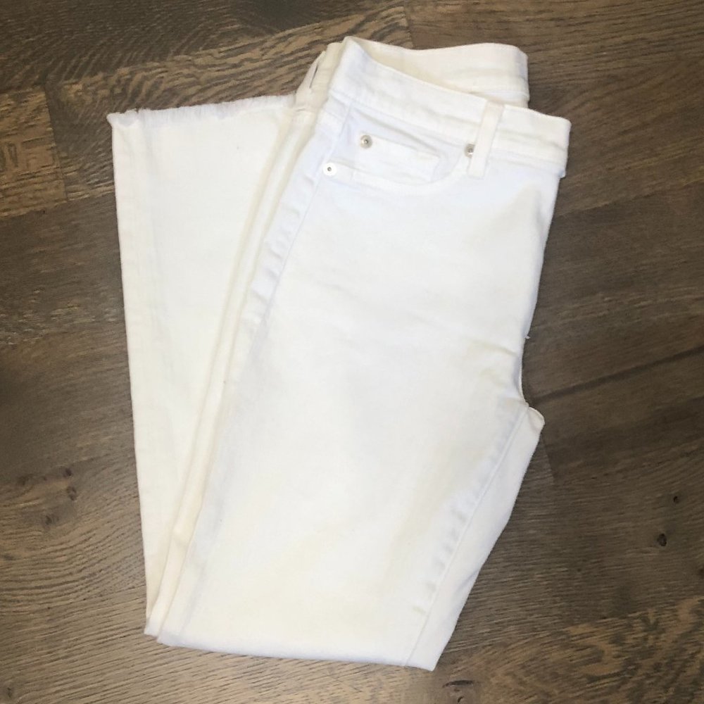 7 For All Mankind White Skinnies - Size 28